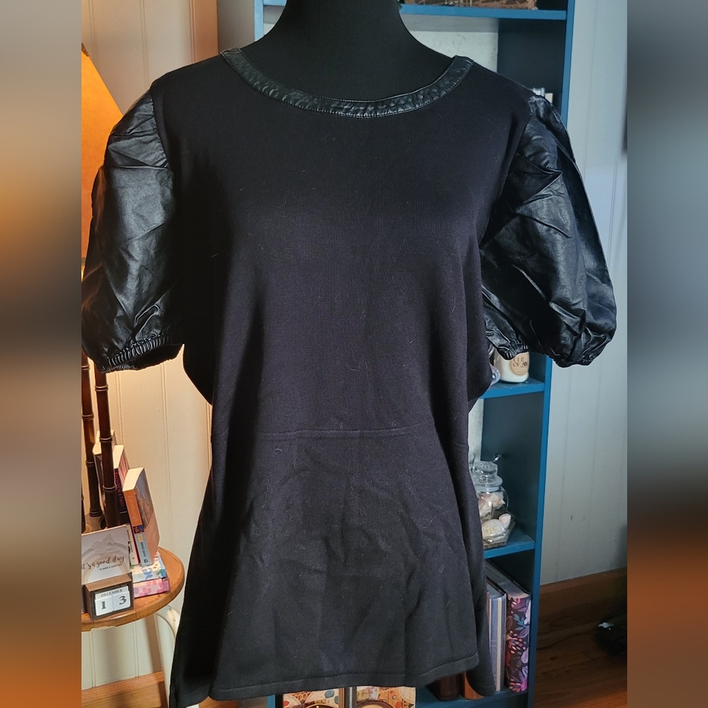 Plus Size 18/20 Black Puff Sleeve & Legging Set!